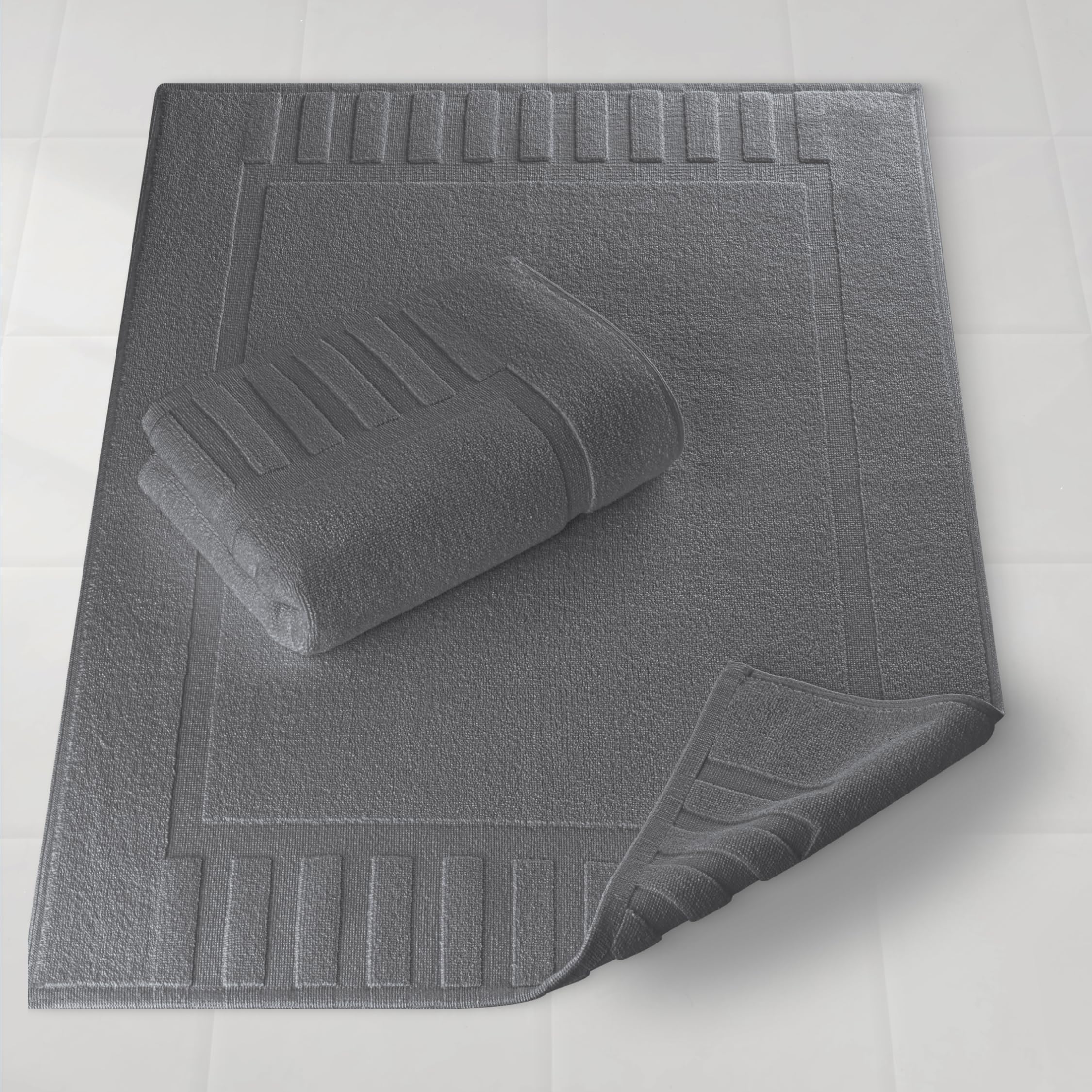 White Classic absorbent cotton bath towel set, two mats, ideal for spa-like bathroom comfort