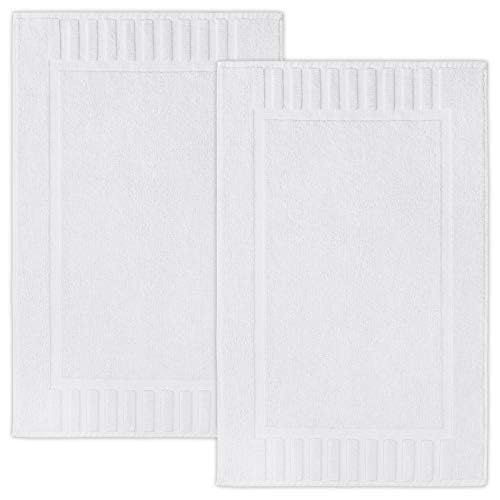 White Classic bath mat showing plush absorbent cotton for quick drying.