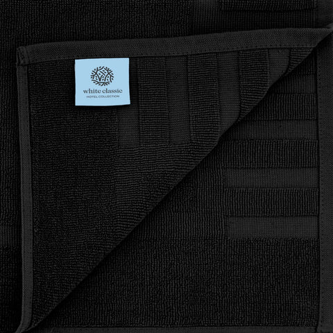 Machine-washable design with quick-dry performance.