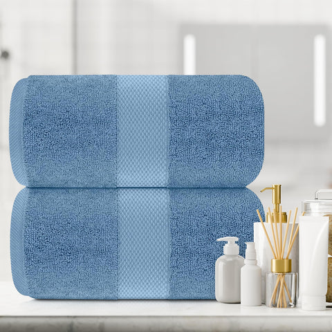 White Classic machine-washable towel for easy care.