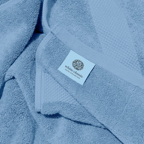 White Classic lint-free bath towel remains plush after washing.