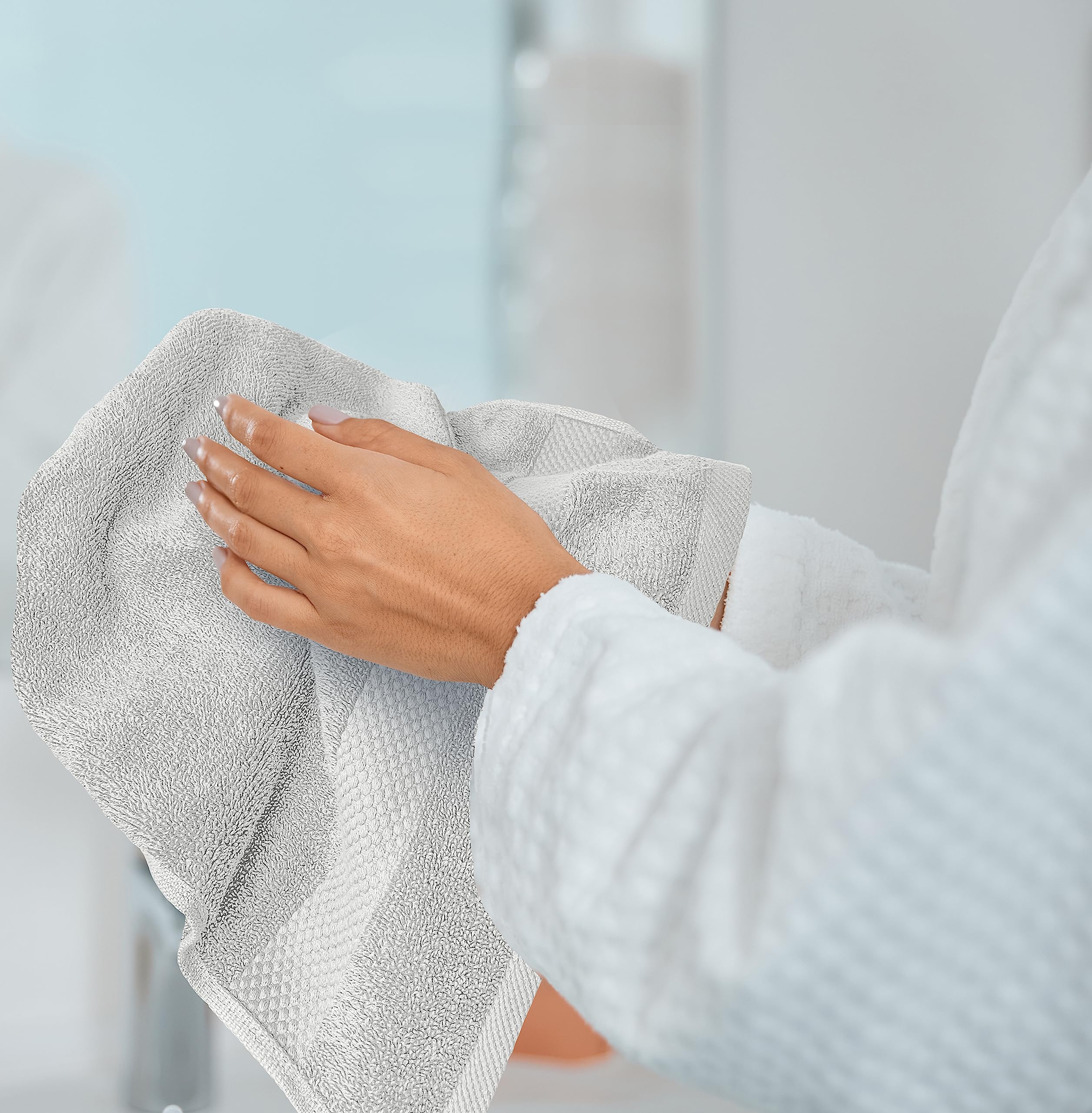 White Classic 6-piece towel set packaging emphasizes quality and convenience.