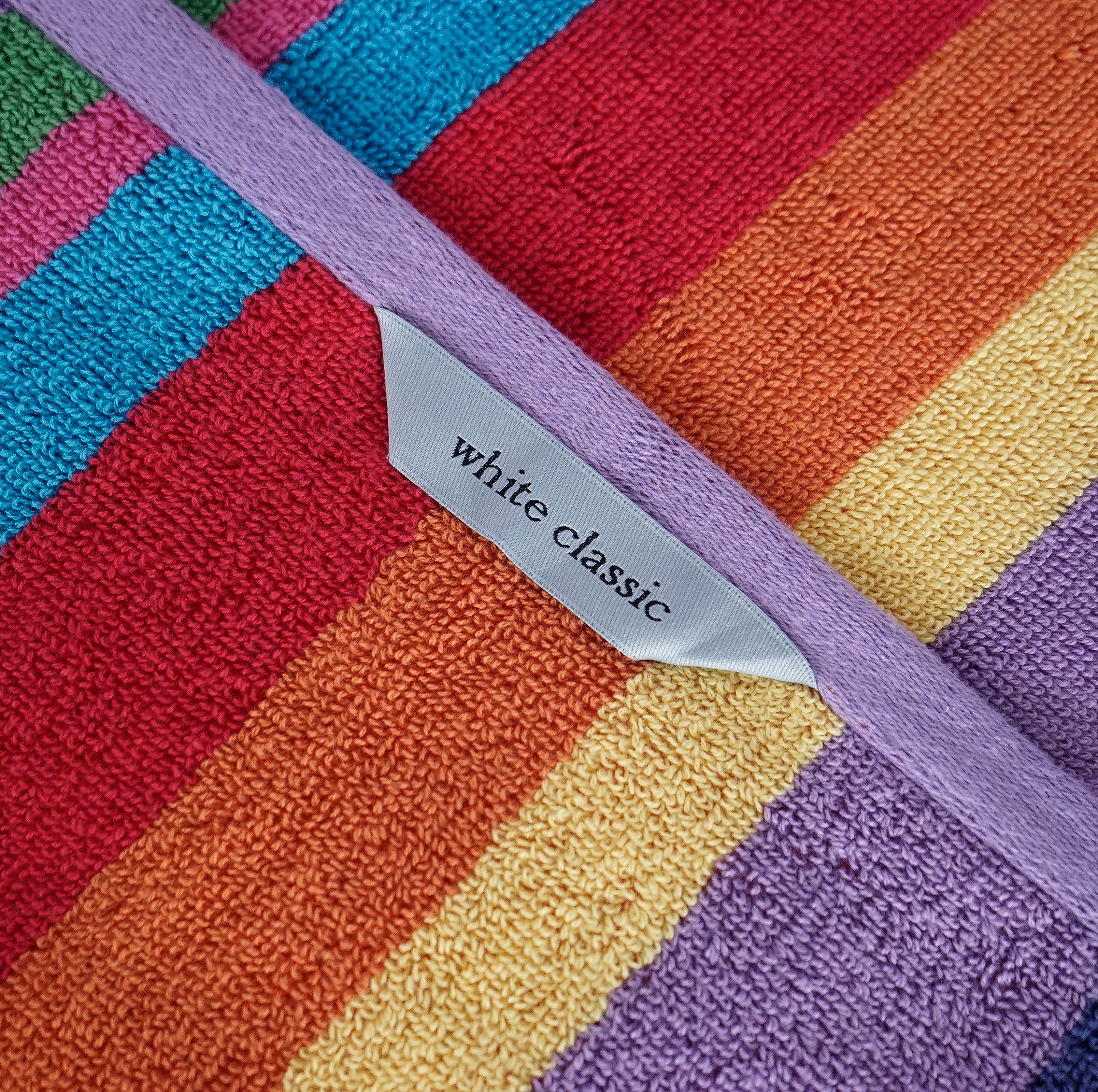 White Classic machine-washable towel set, easy care for frequent use.