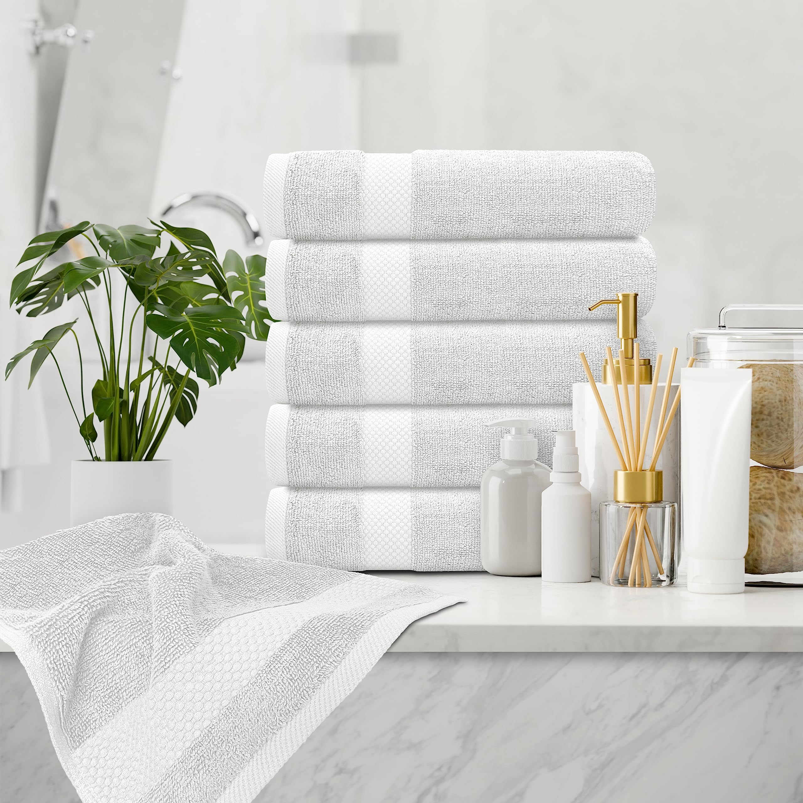 White Classic plush towel surface feels luxurious after the first wash.
