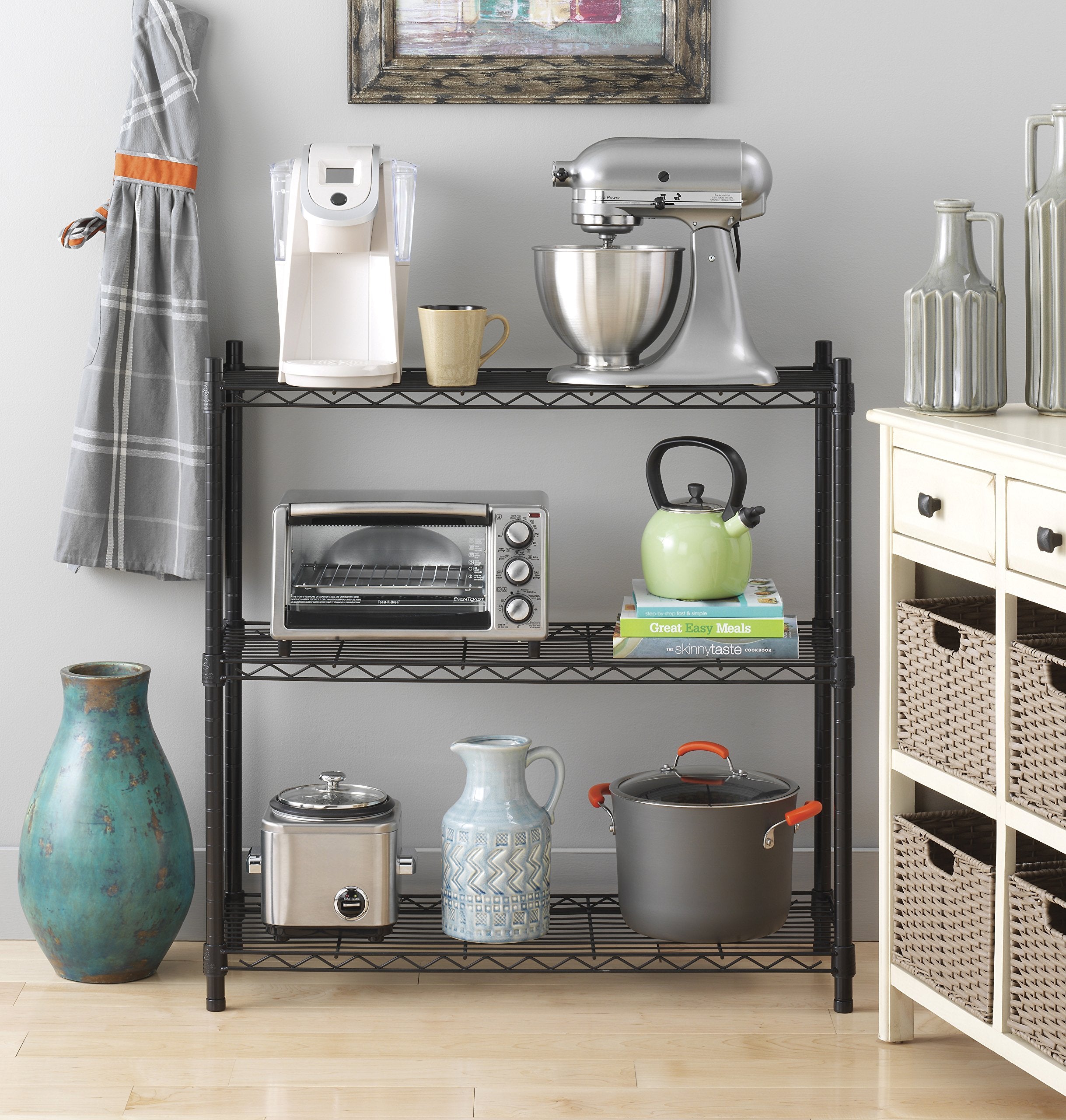 Whitmor shelves adjustable in 1-inch increments demonstrated by ruler overlay.
