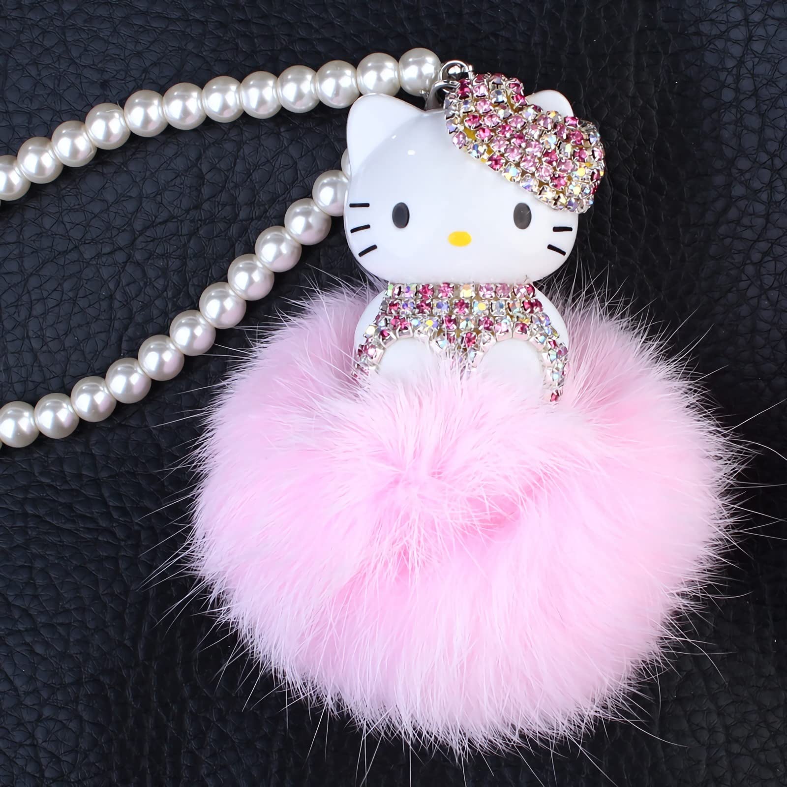 WIEEZN crystal cat rearview ornament sparkles and eases visual fatigue.