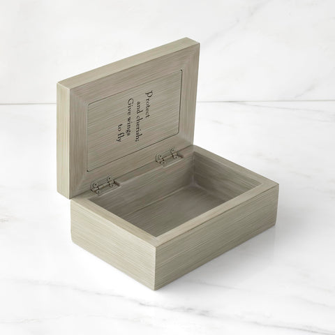 Inside lid, Willow Tree sentiment about protecting and cherishing family memories.