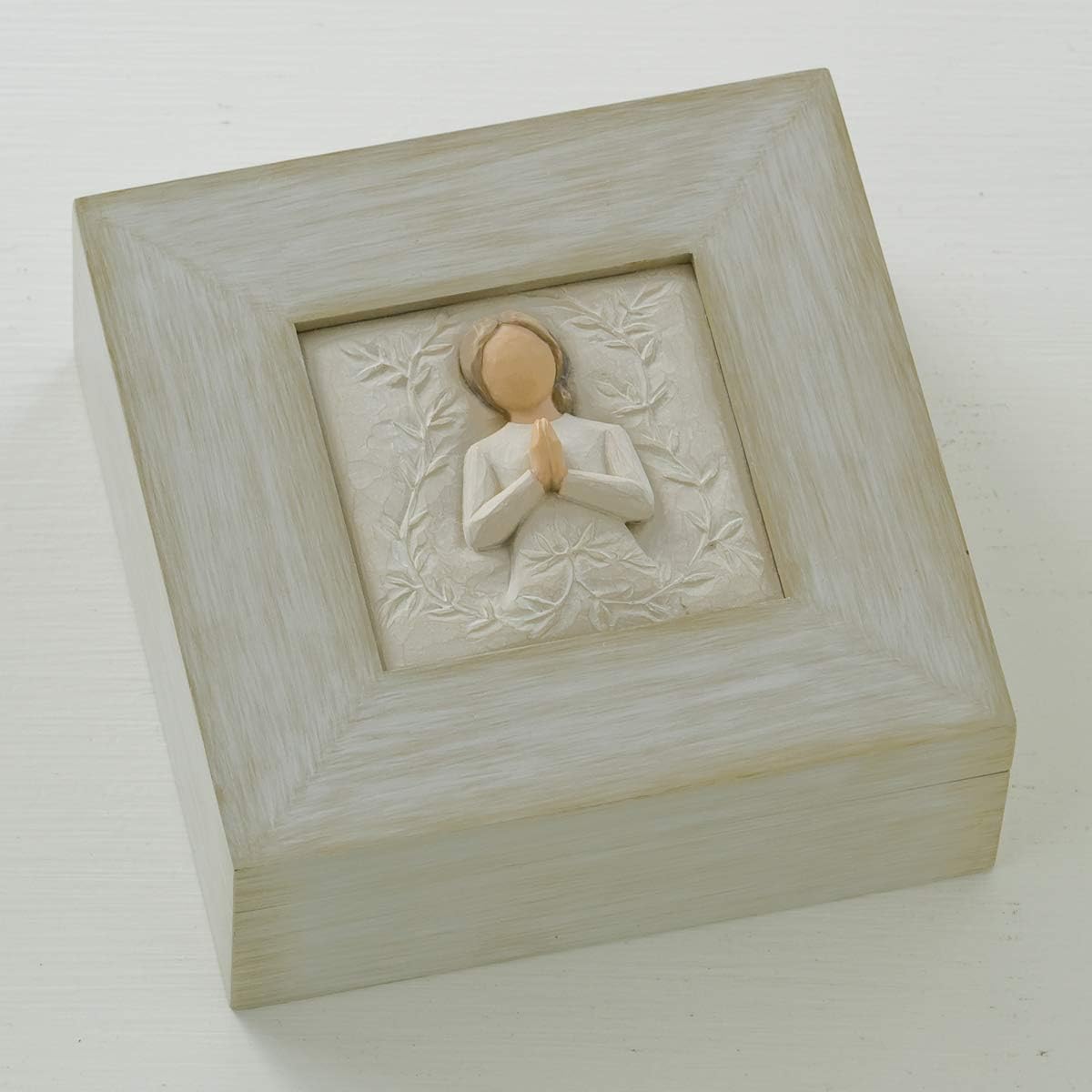 Willow Tree memory box lid inscription, inviting reflection on love and friendship.