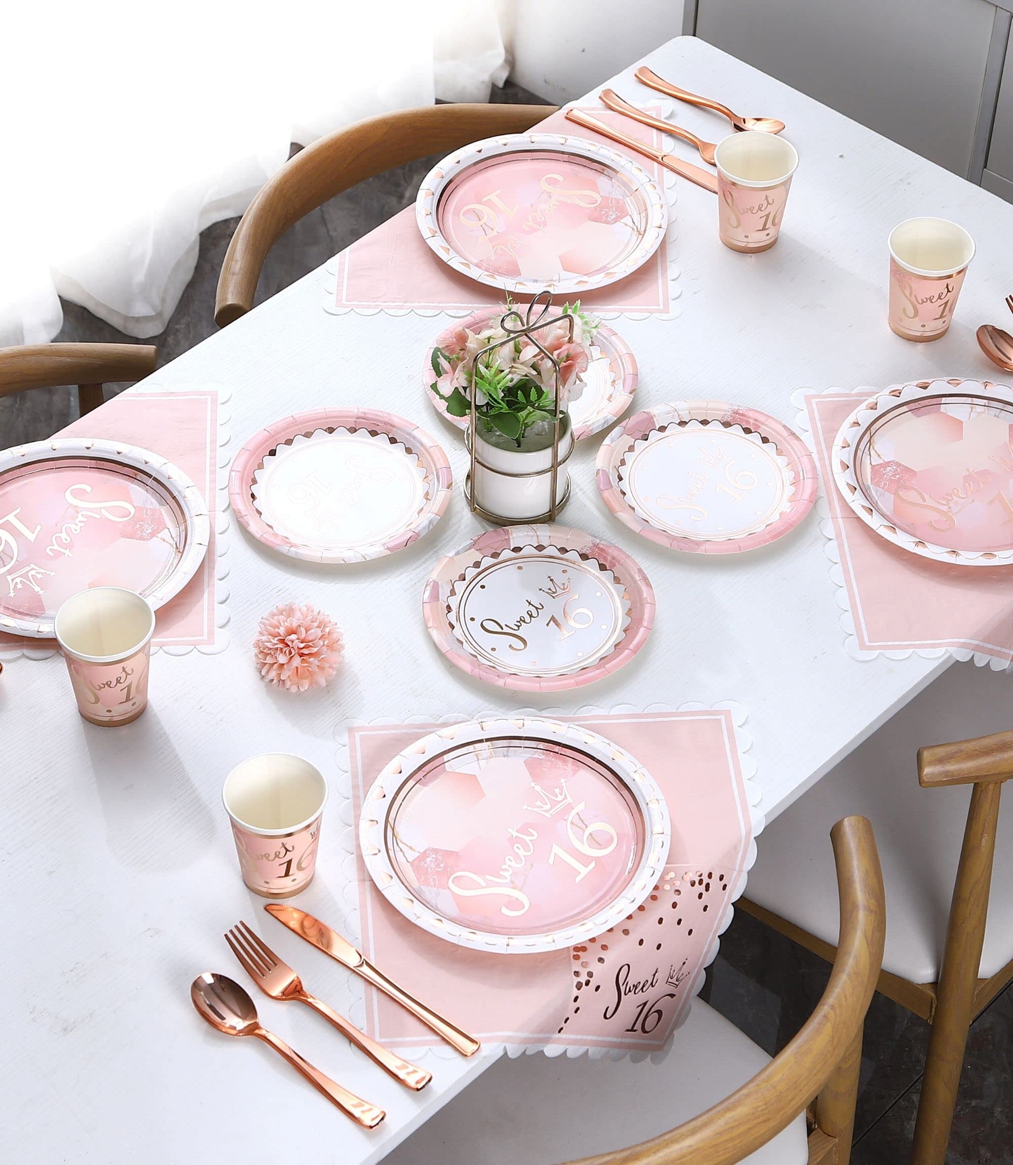 Winoo Design Rose Gold Sweet 16 decorations as a glam focal point