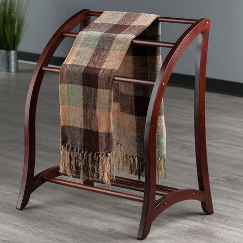 Winsome quilt rack packaging and hardware overview.