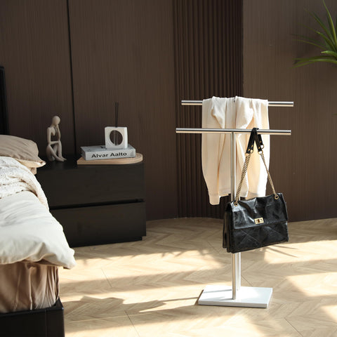 WISATO spacious towel-drying stand helps air-dry towels after showers.