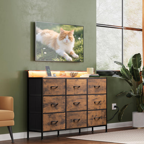 WLIVE cable management system reduces clutter