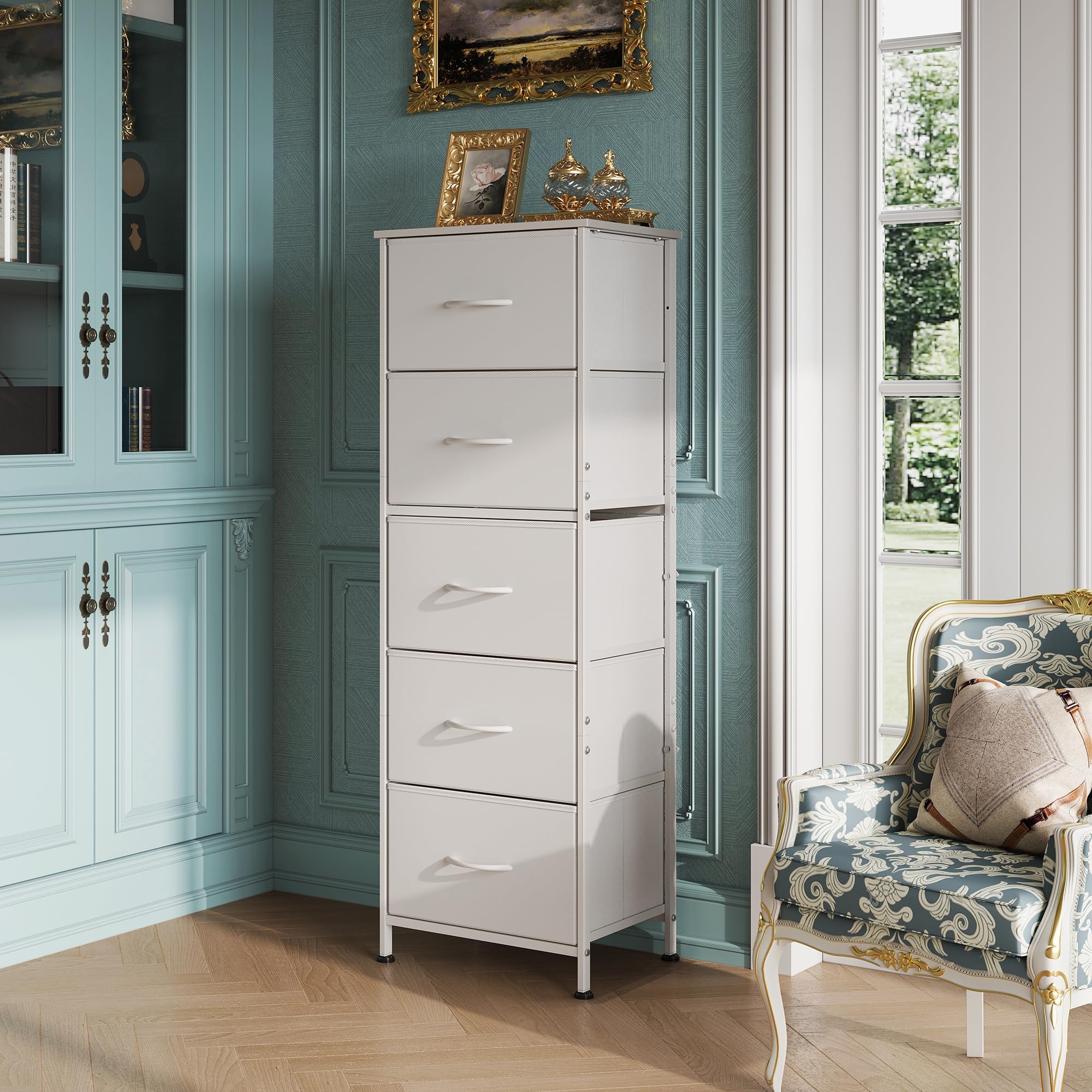 WLIVE dresser wood top shows sturdy surface for lamp and decor
