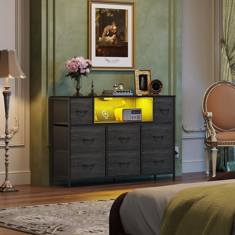 WLIVE LED lights create mood with color rhythms for movie nights.