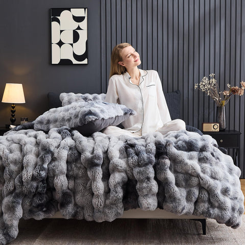 Wonderful bubble design comforter with cloud-like warmth