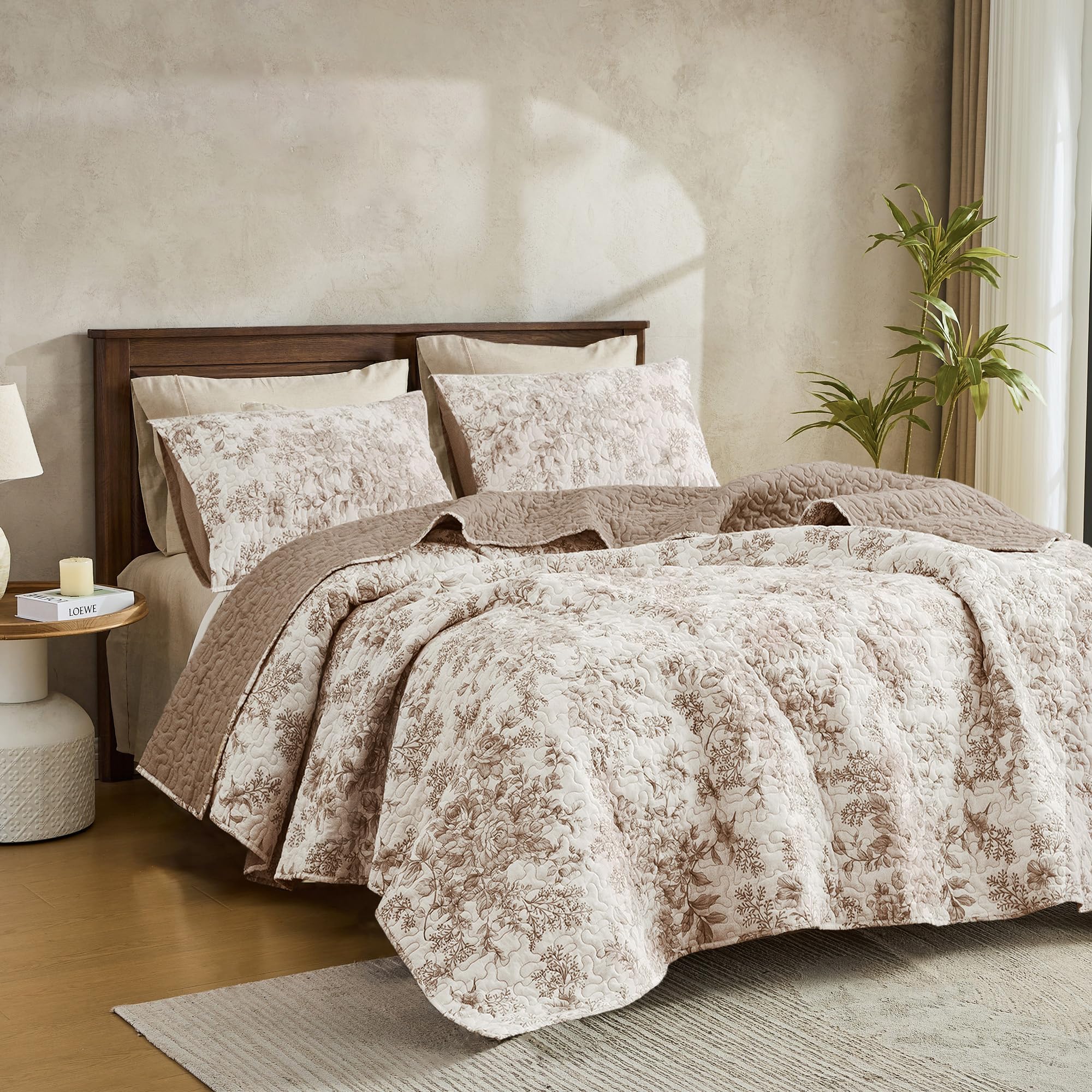 Wonderful Spring Fresh Quilt closeup of floral print for breathable comfort daily use