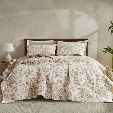 Wonderful Spring Fresh Quilt king-size bed setup showing generous coverage and coziness