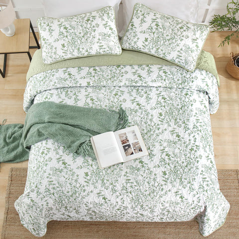 WONGS BEDDING reversible design visual shows two looks in one quilt set.