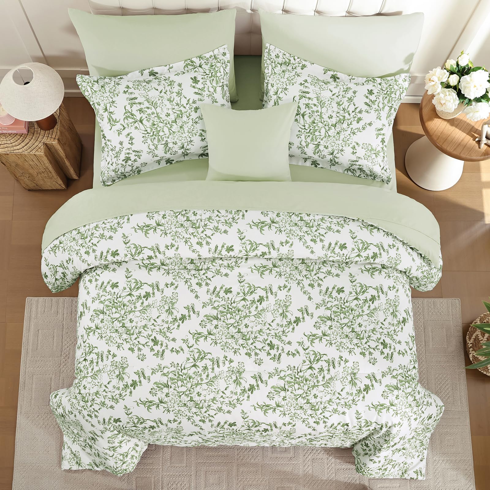 WONGS BEDDING reversible design offers two elegant looks.