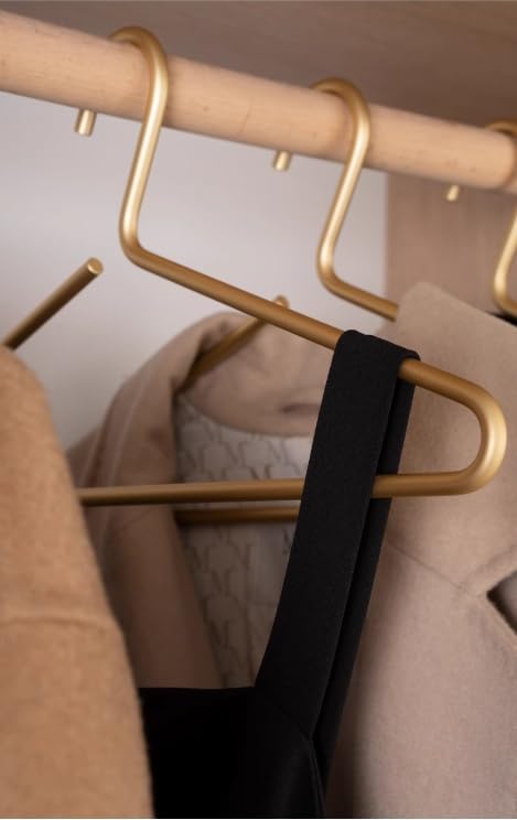 WONQEXZ smooth surface minimizes fabric snag and preserves garment shape during daily use.
