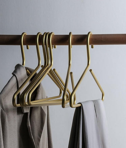 WONQEXZ waterproof aluminum hanger demonstrates durable metal for all-season use.