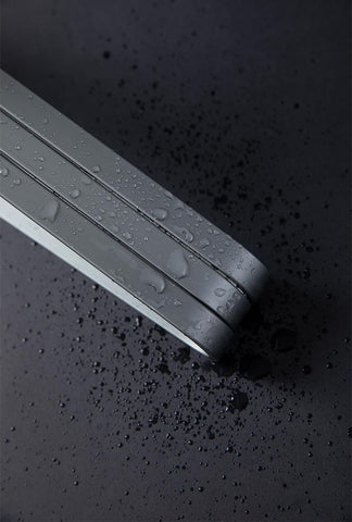 Wonqexz waterproof aluminum hanger handles humidity and moisture with ease