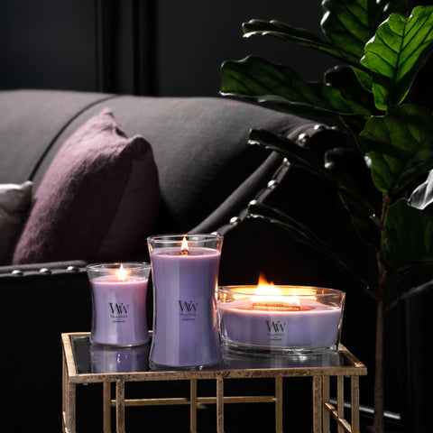 WoodWick 275g candle weight signals compact, long-lasting performance.