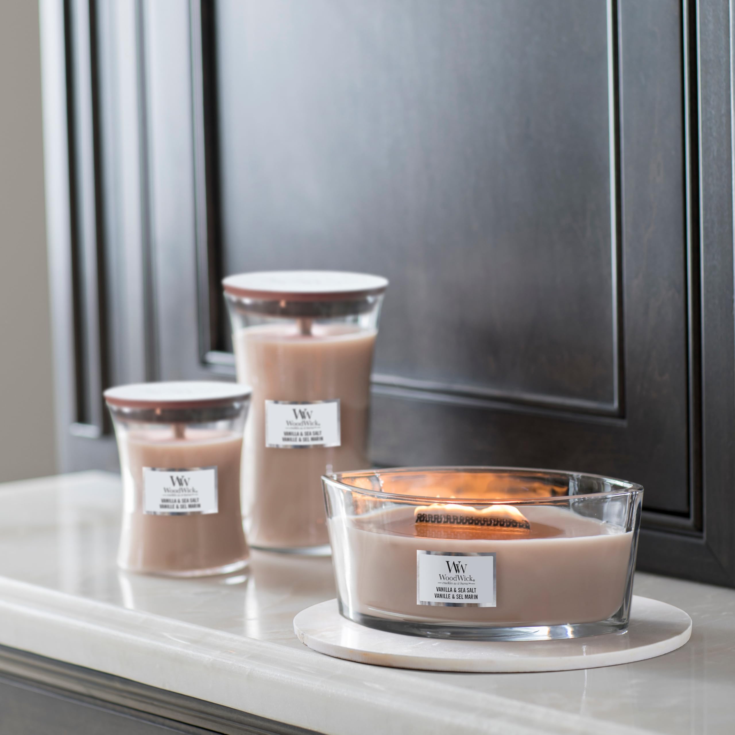 WoodWick Ellipse candle delivers up to 50 hours of burn time.