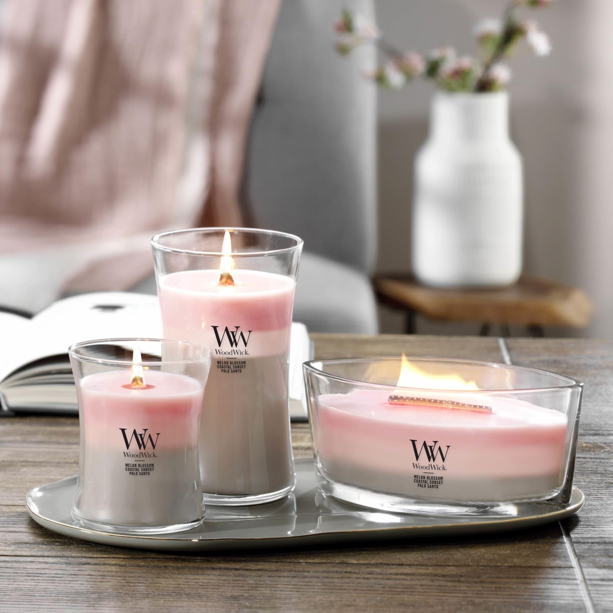 WoodWick Island Getaway packaging showcases gift-ready presentation and premium candle experience.