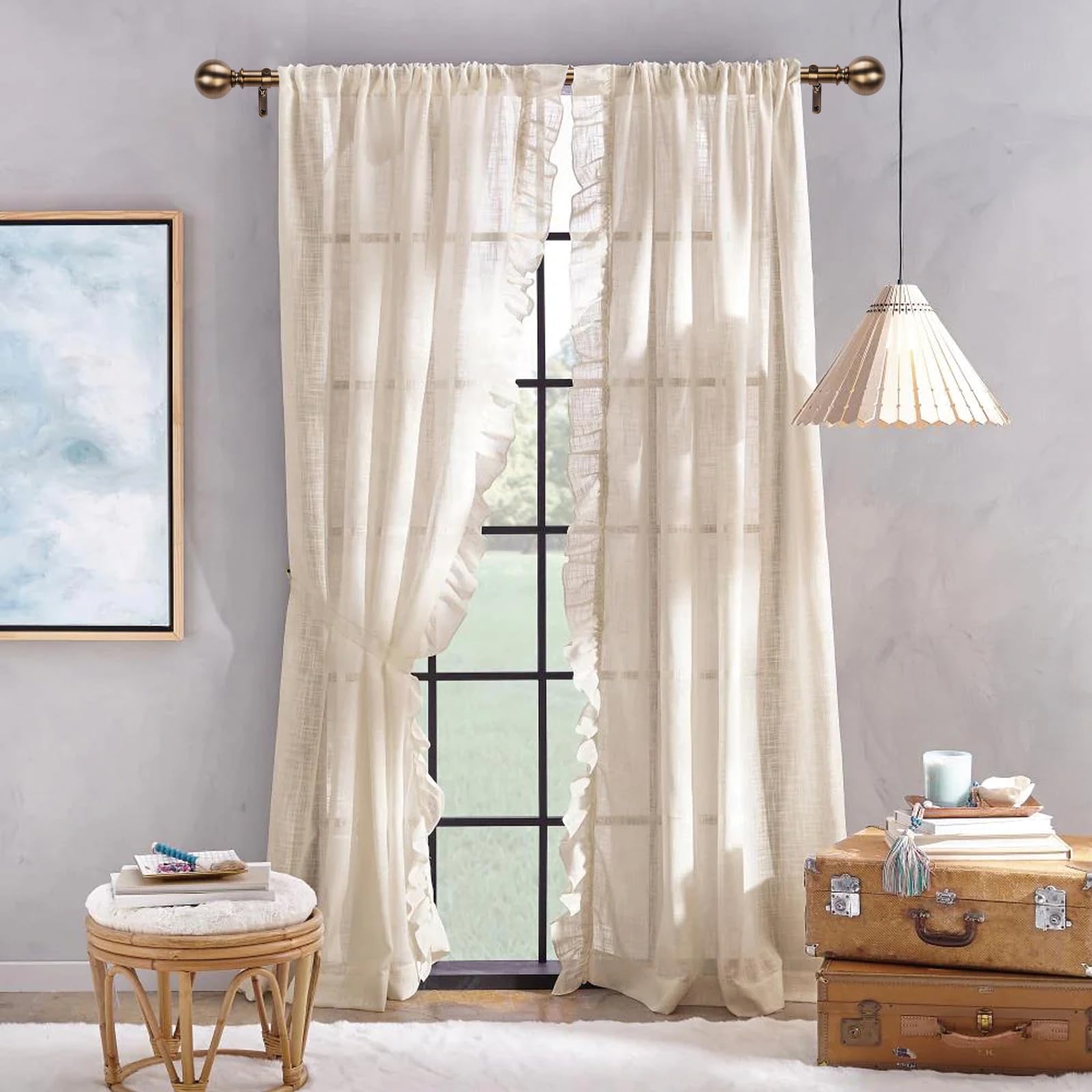 WORLD RODS brackets visible deliver stable mounting for busy homes