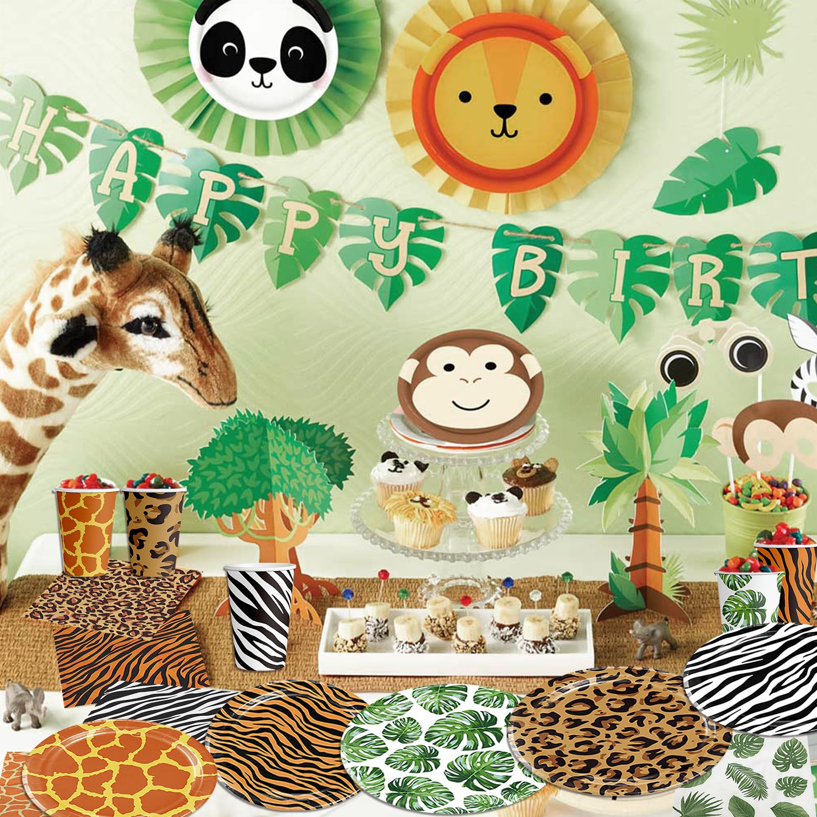 WPDiscZ jungle pattern decor creates a lively safari ambiance