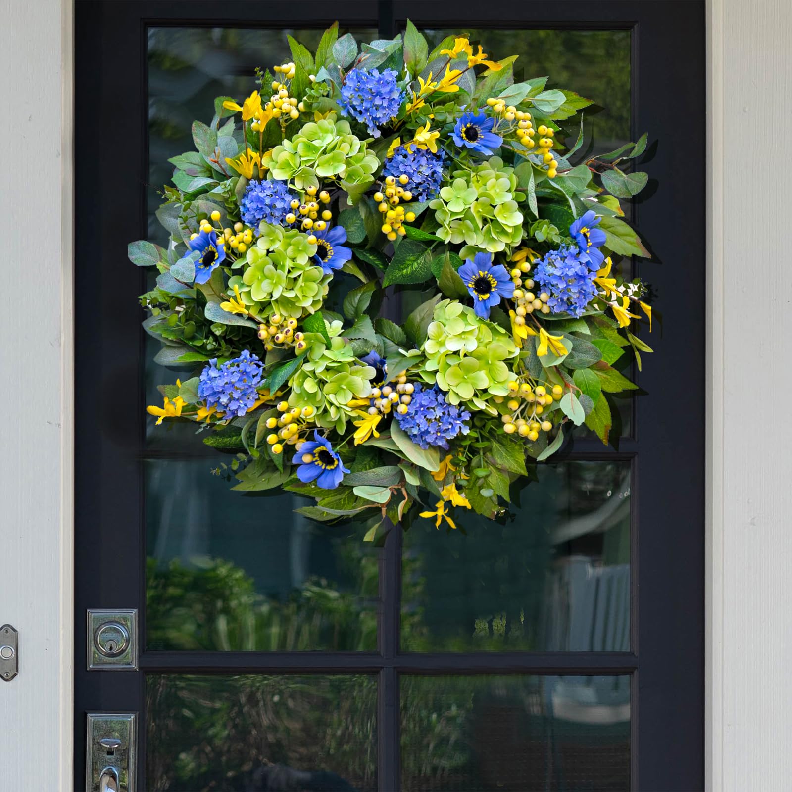 WreathQueen easy-hang hook enables quick front-door installation.