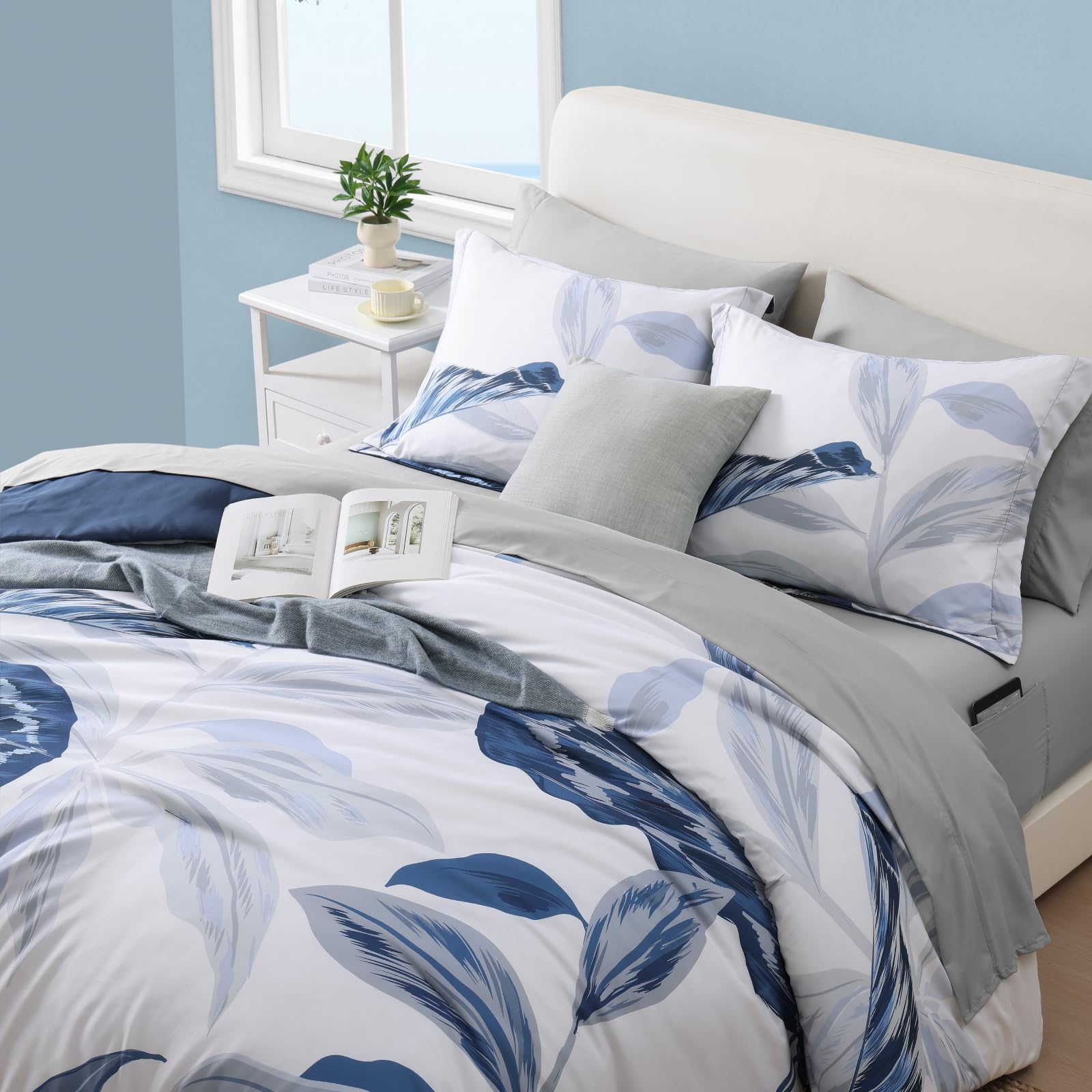 WRENSONGE reversible bedding with leaf pattern and solid back