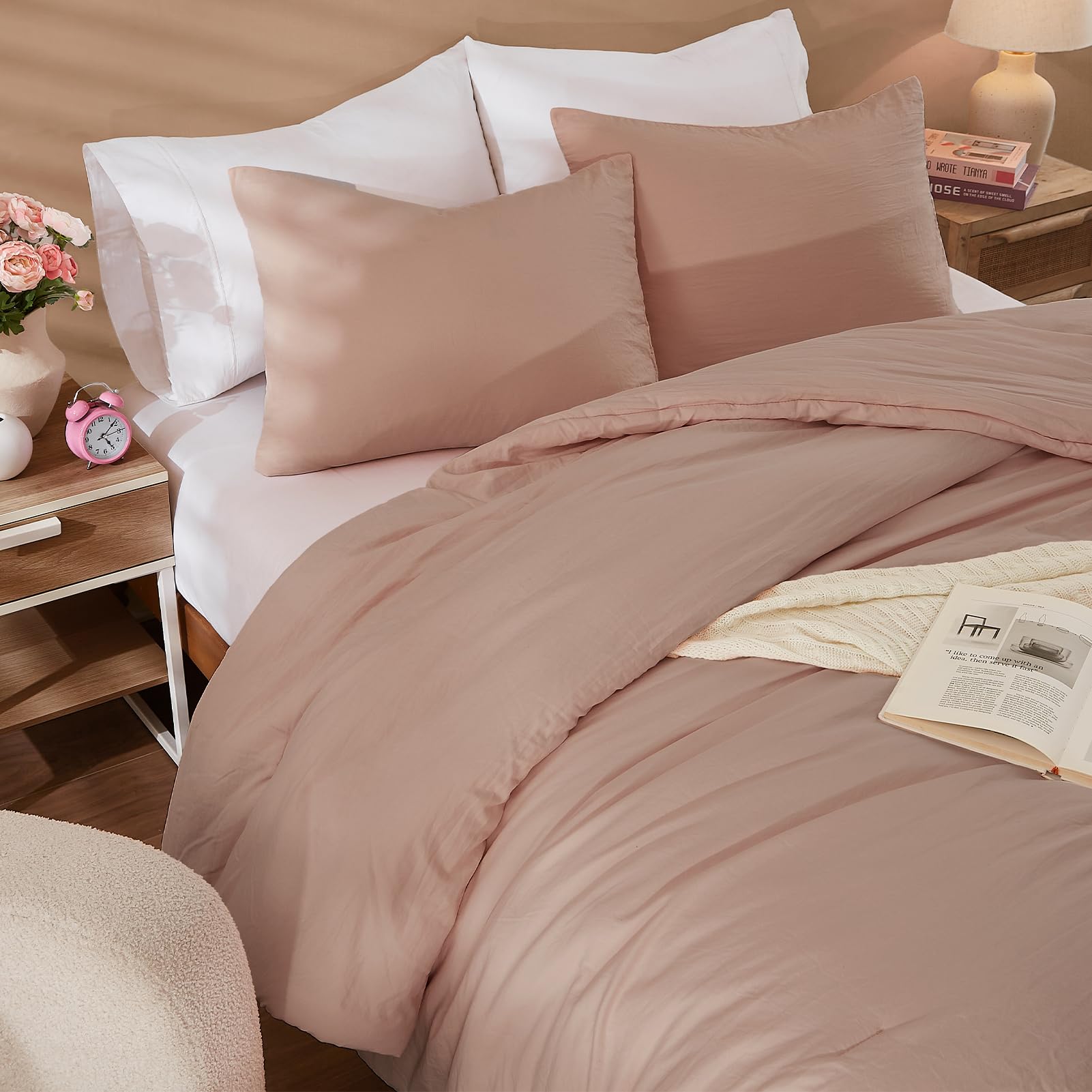 WRENSONGE Comforter packaging in vacuum bag demonstrates quick fluff restoration