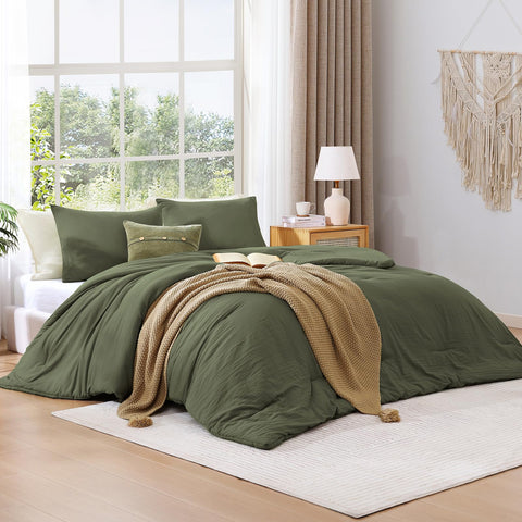 WRENSONGE two shams with set enhances coordinated bedding.