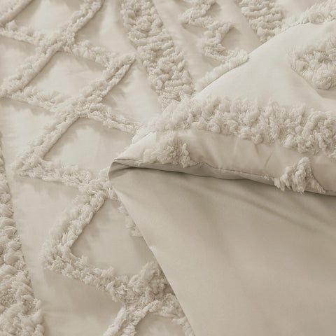 WRENSONGE tufted geometric pattern complements modern and shabby chic decor.