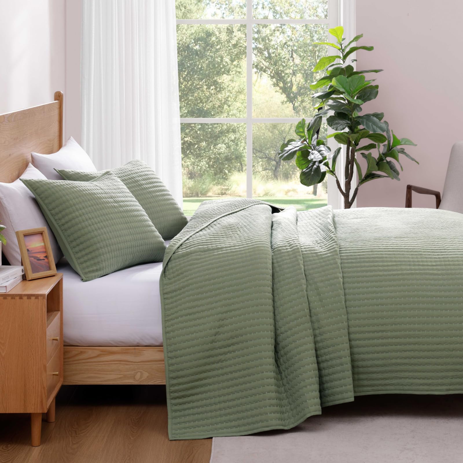 WRENSONGE quilt includes two pillow shams for coordinated bedding