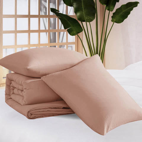 WRENSONGE Queen comforter 3-piece set on bed shows easy care