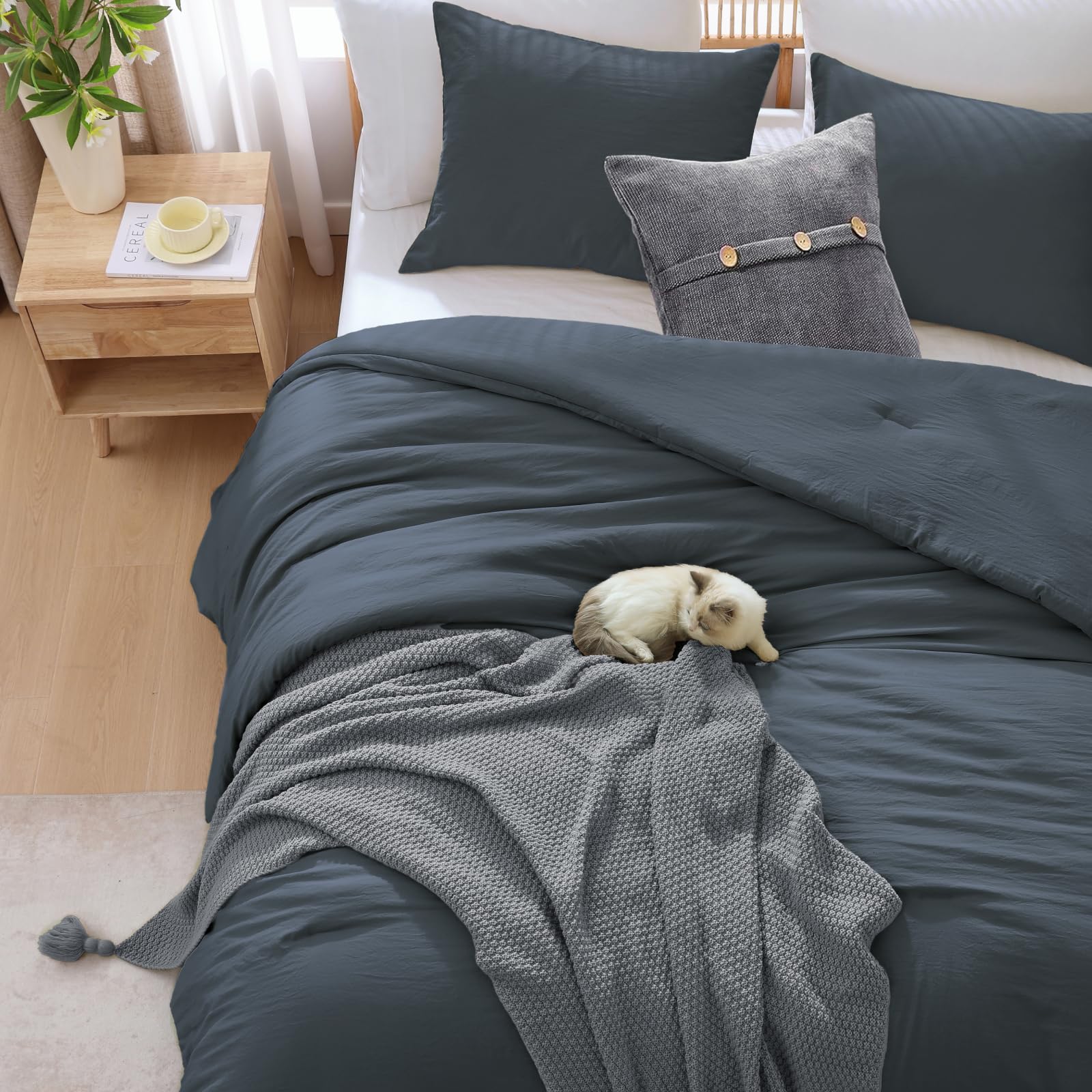 Wrensonge queen comforter easy care image showing machine wash friendly care