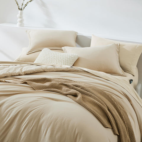 Wrensonge queen flat sheet 90x102, smooth surface for a crisp bed look.