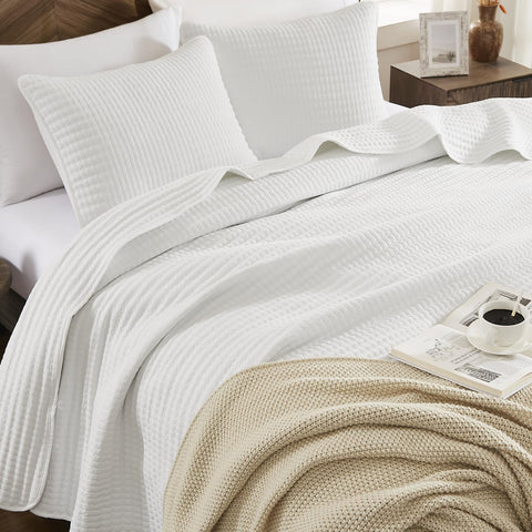 WRENSONGE quilt fabric showcases soft, breathable comfort for year-round use.