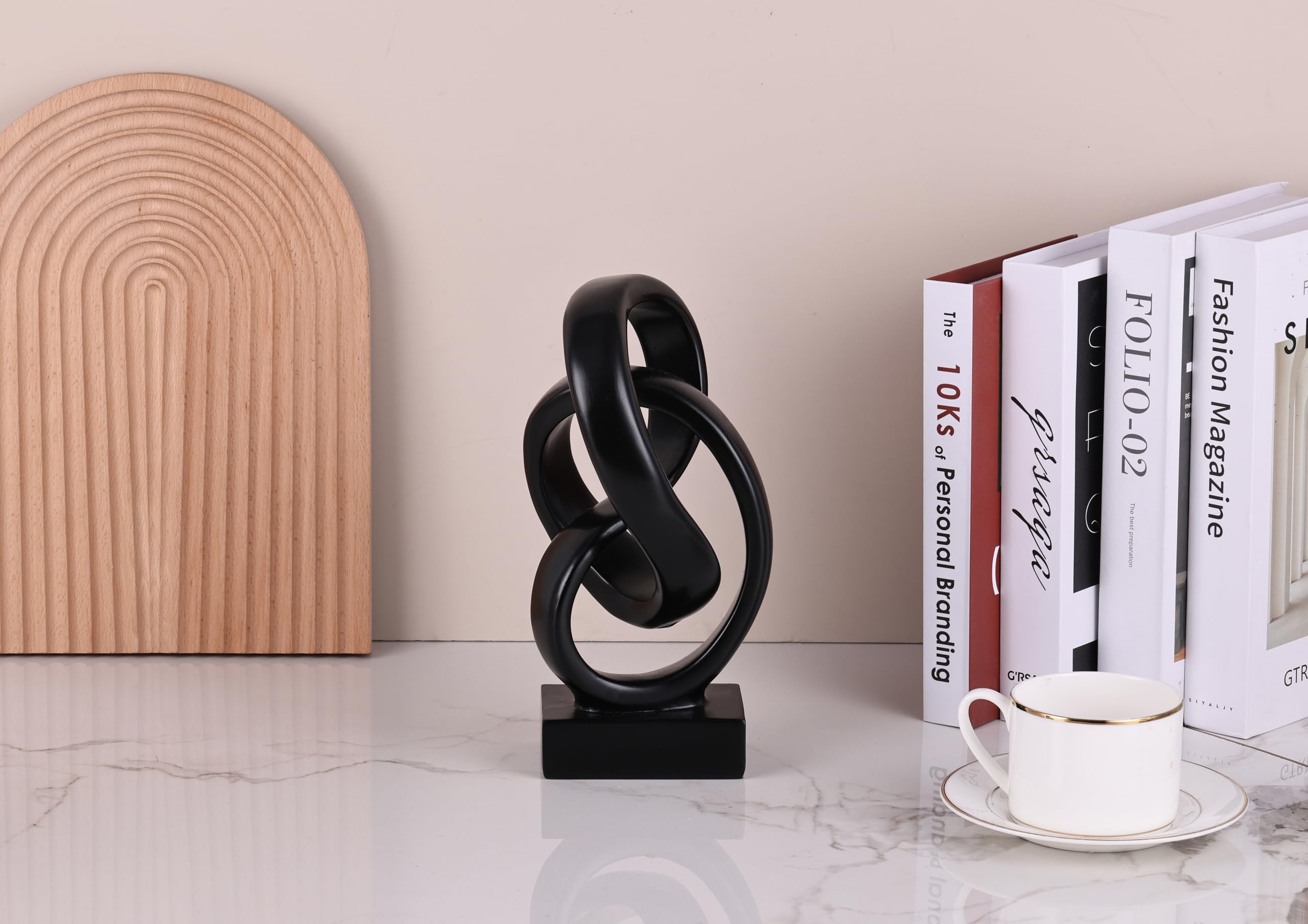 WUBIANJIE Mobius knot shelf display brings compact elegance to living rooms