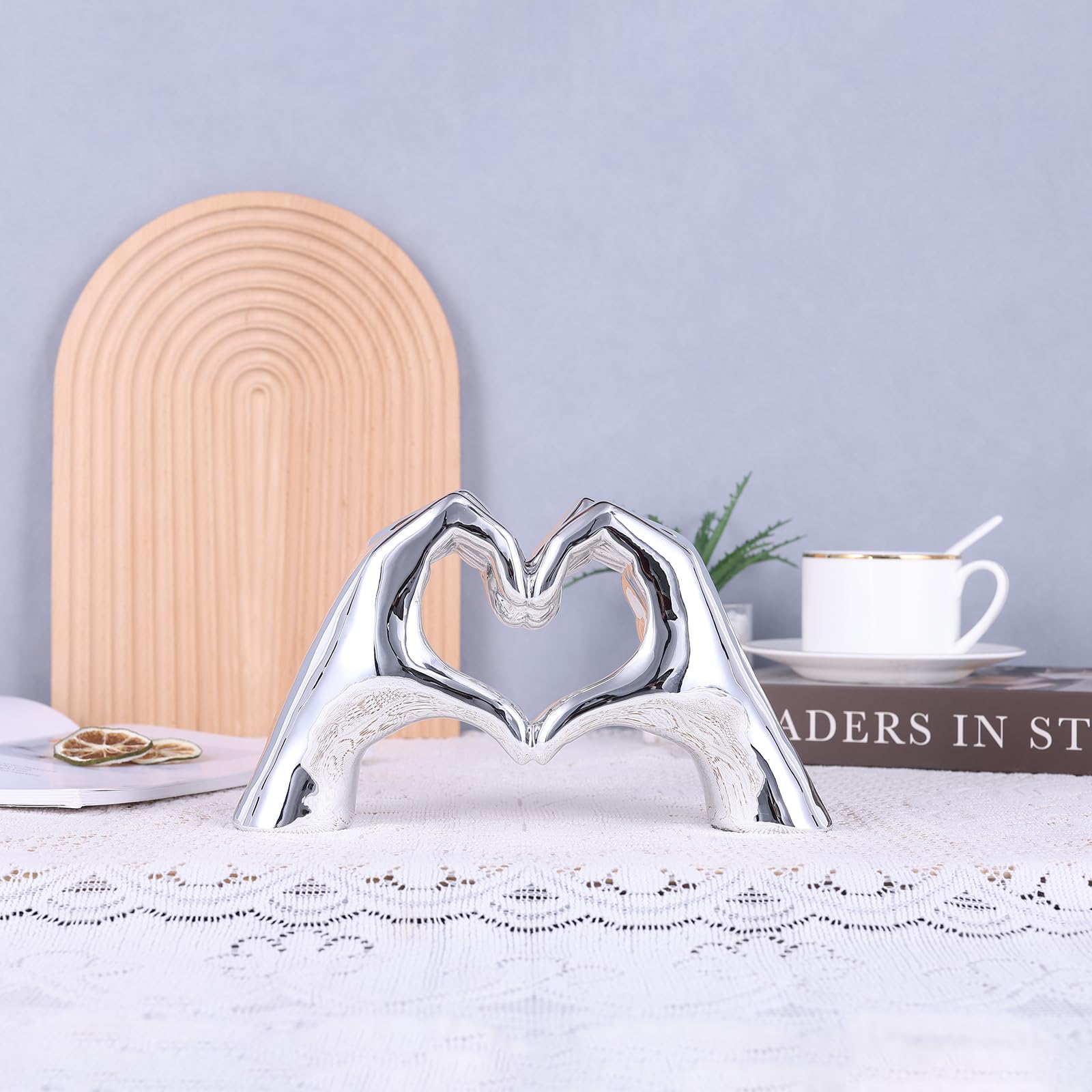 WUBIANJIE Silver Heart Hands Sculpture wedding decor complements festive celebrations