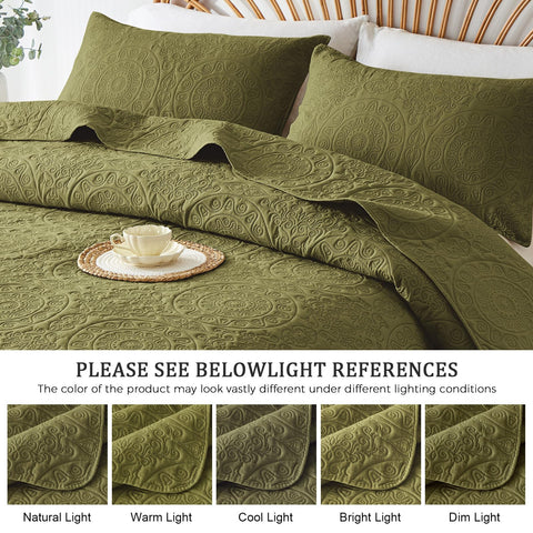 WURUIBO lightweight coverlet detail highlighting breathable fabric.