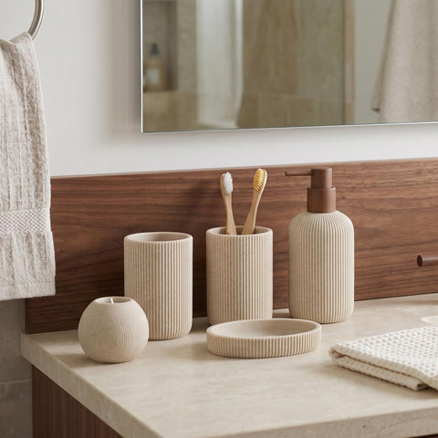 WUUAHOME tumbler offers a stable, spill-free glass for refreshing morning routines