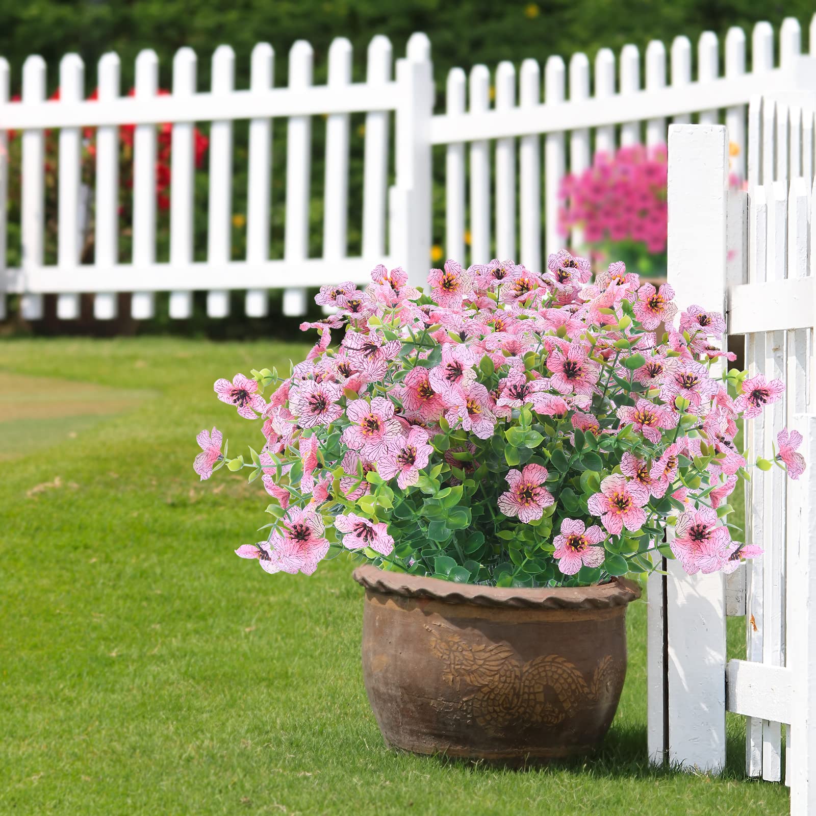 XEOLIAN 7-stem artificial flower bunch offers versatile, lush decor