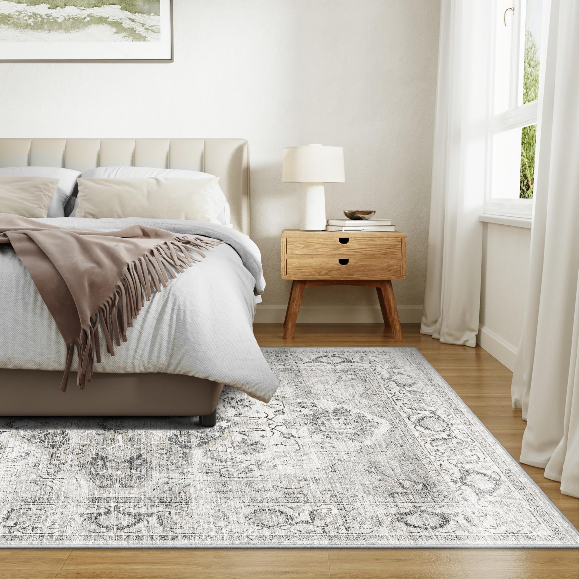 Xilixili living-dining layout demonstrates generous footprint without door obstruction.