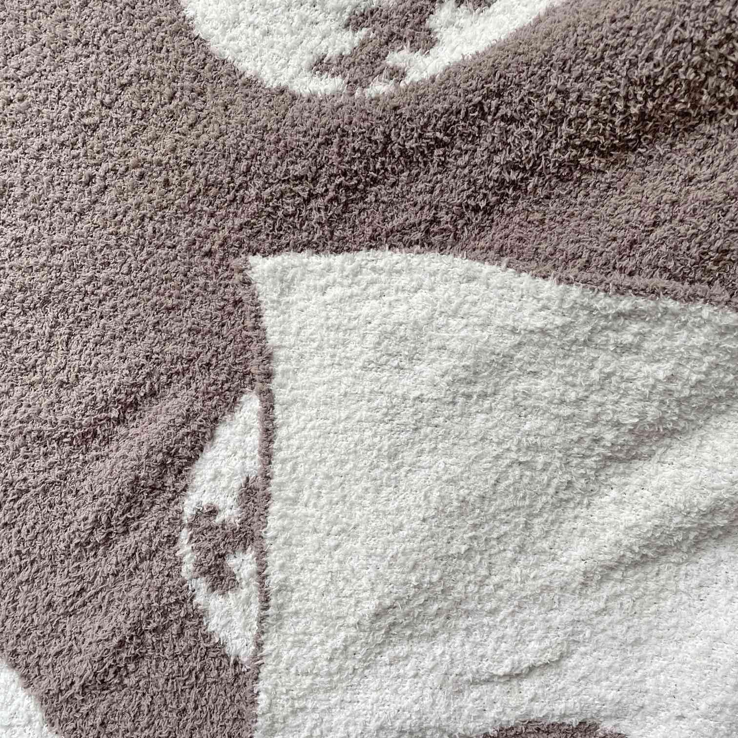 XING7DAY baseball-pattern blanket ideal for bed or sofa lounging.