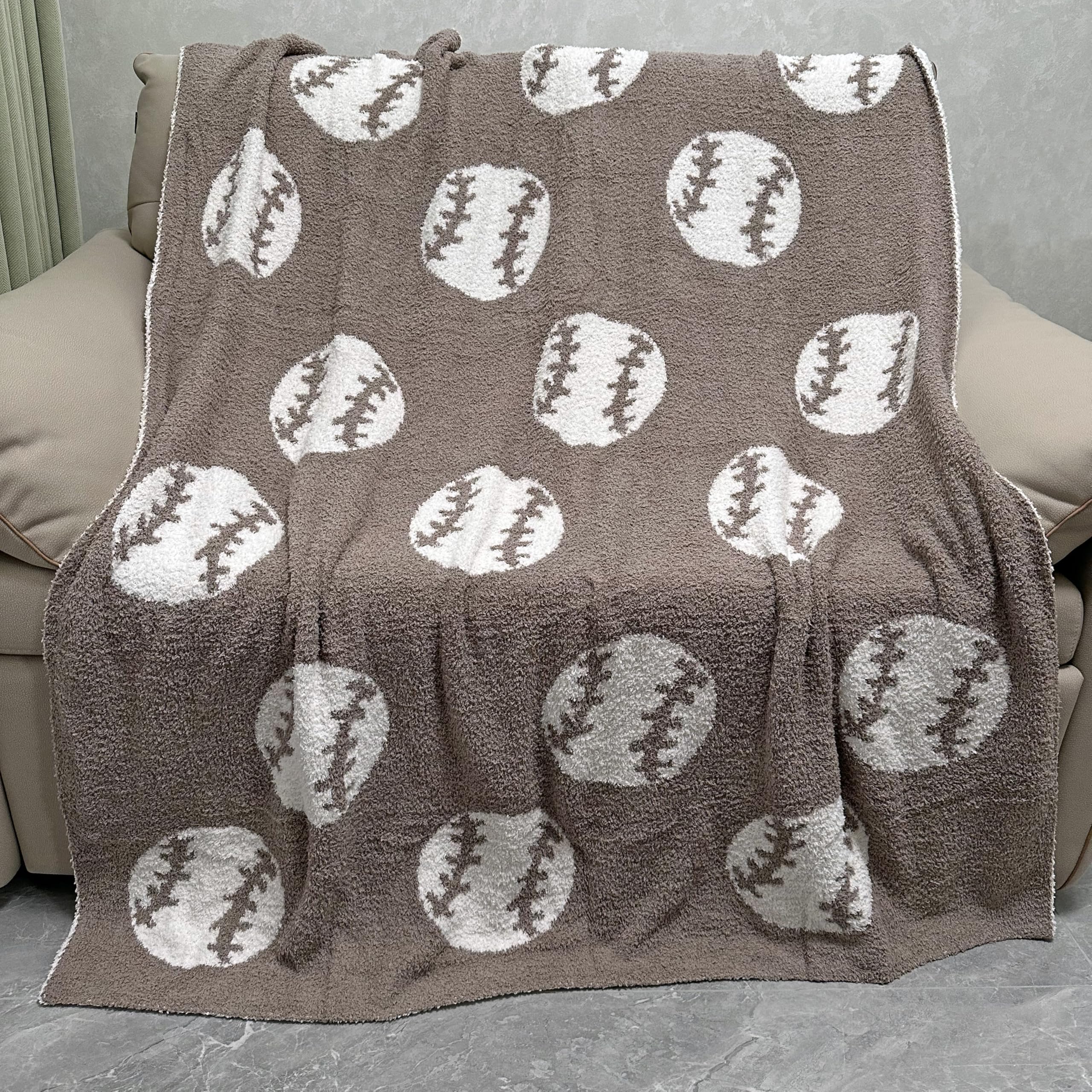 XING7DAY baseball-pattern blanket provides warm, lightweight comfort for chilly evenings.