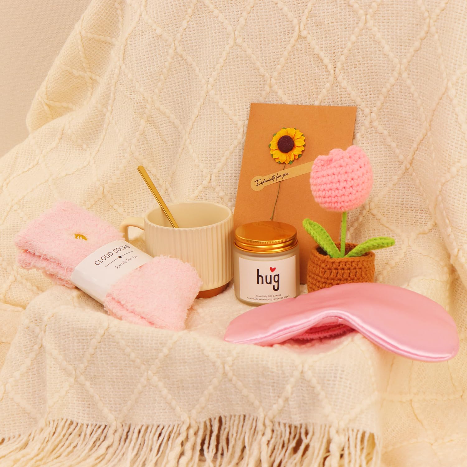XKOYY soy candle creates a soothing ambiance with light fragrance.